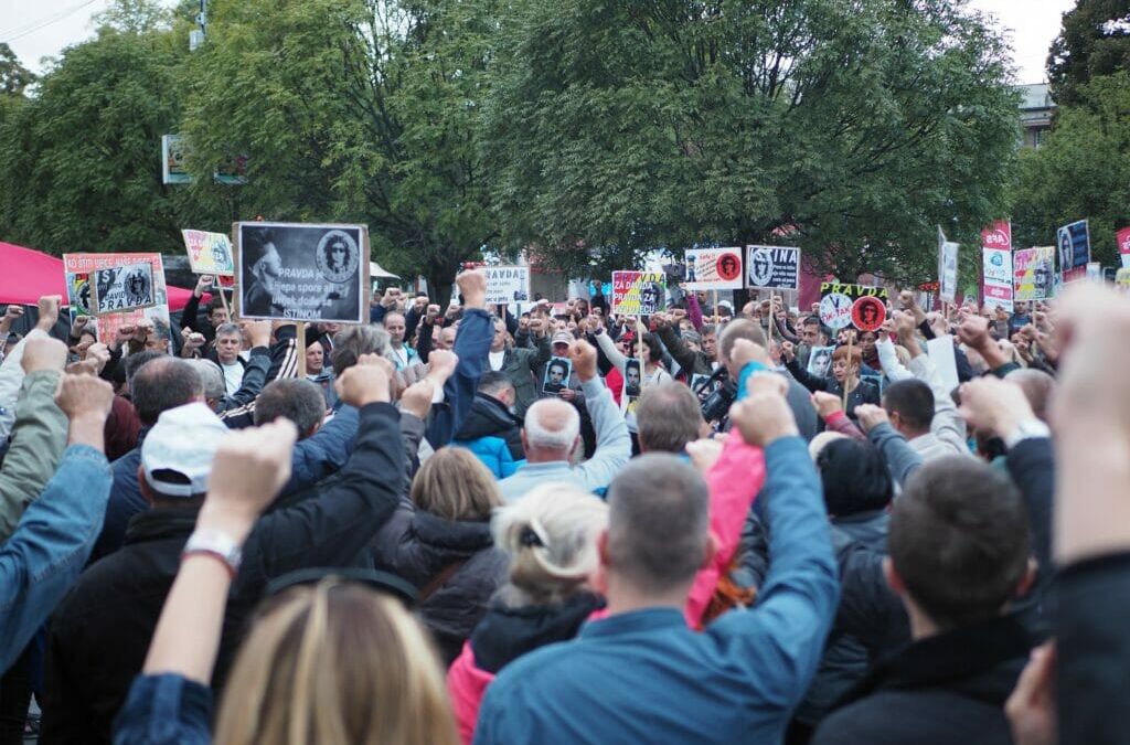 Pravda za Davida — justice for David the protestors demand.