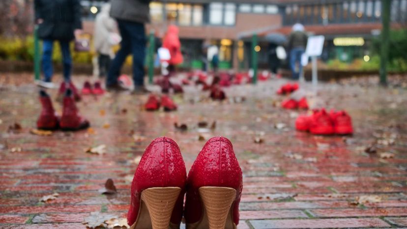 Zapatos Rojos: Jedes Schuhpaar ein Femizid