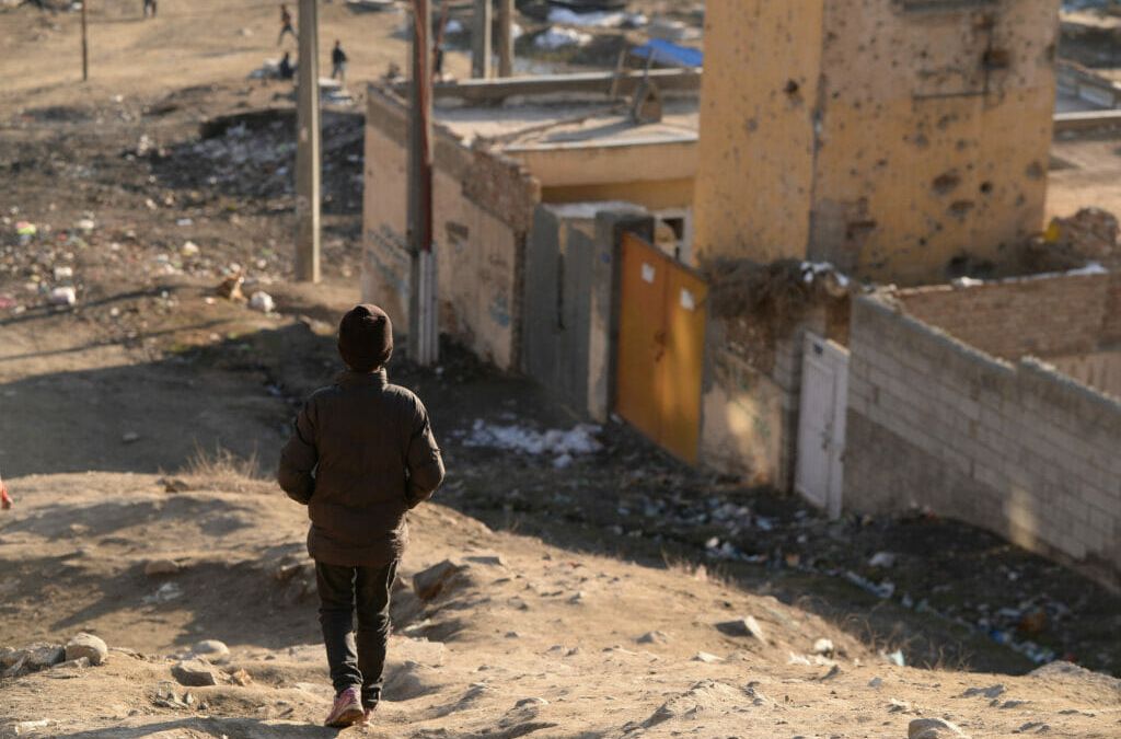 Kriegsspuren sind keine Seltenheit in Afghanistan, hier in einem Stadtteil Kabuls, in dem vor allem Hazaras leben.