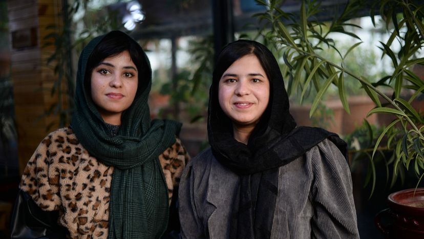 Zwei Schwestern gegen die Taliban