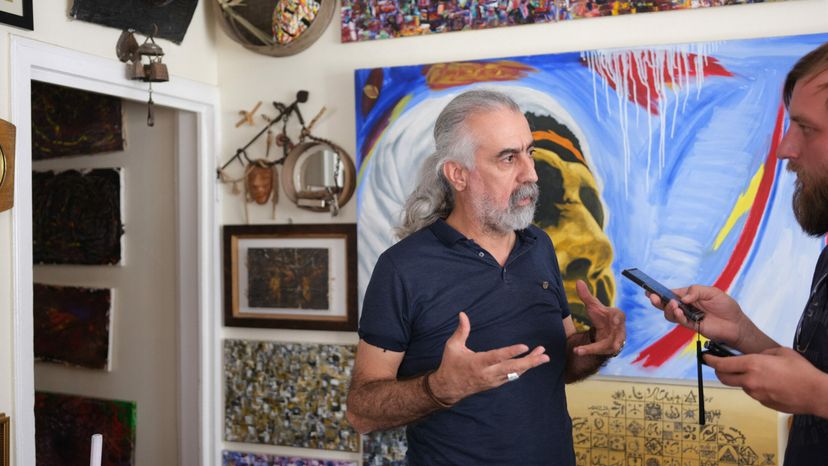 Künstler Gökhan Aslan lässt kurdische Traditionen modern aufleben
