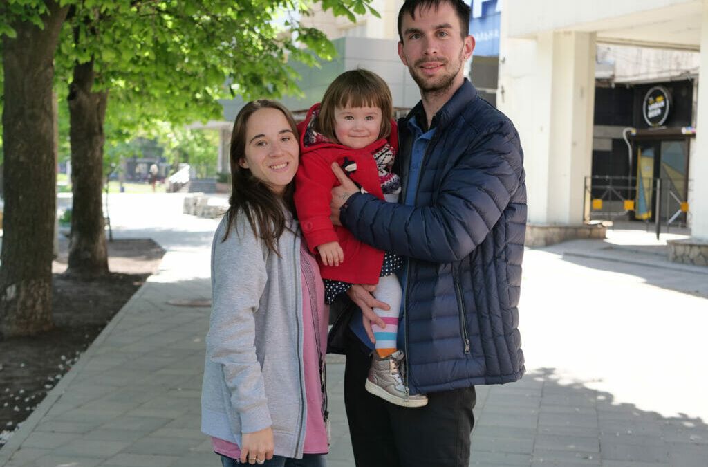 Polina Zoicseva, daughter Emilia and Sergey Len from Rubishne got married in April with the support of the Kust team in Dnipro.