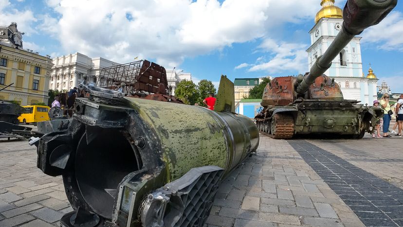 Tank exhibition in Kyiv: Reality as a museum